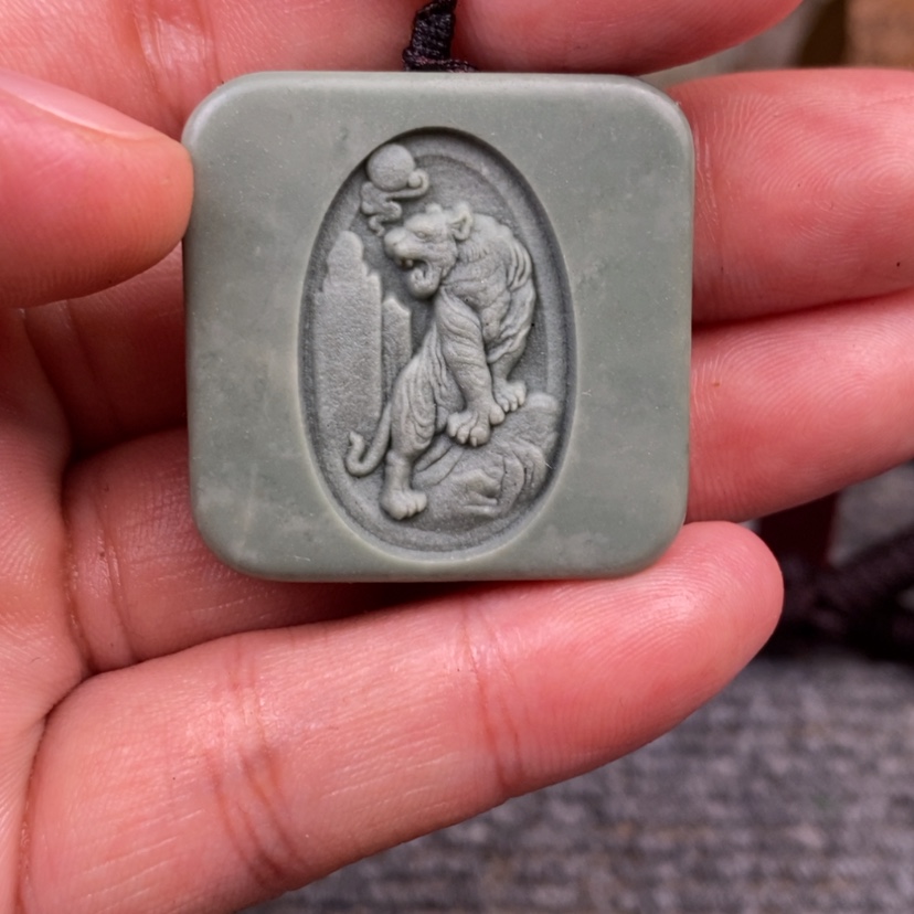 【闪购商品】原石雕刻手把件