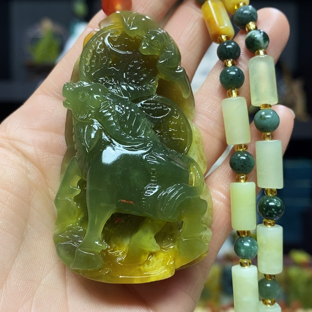 未镶嵌岫玉挂件吊坠