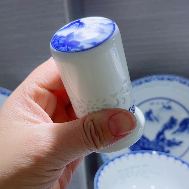青花玲珑千里江山牙签筒
