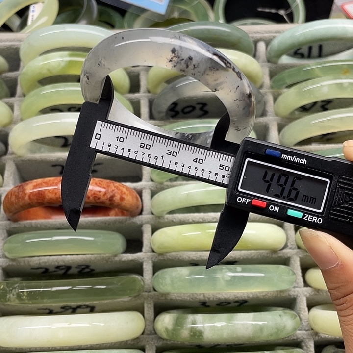 未镶嵌蛇纹石玉手镯295