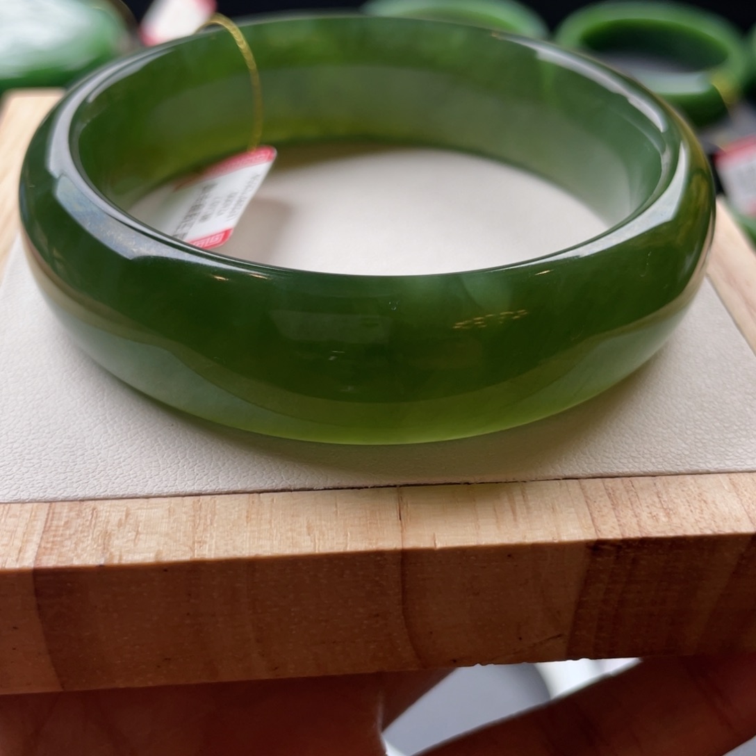 和田玉手镯未镶嵌泉**6