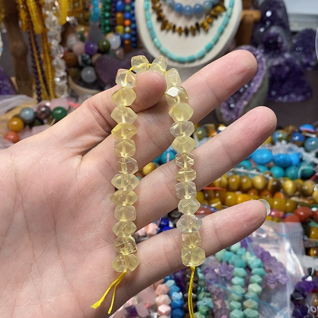 石英质玉未镶嵌，柠檬黄水晶冲角10mm，