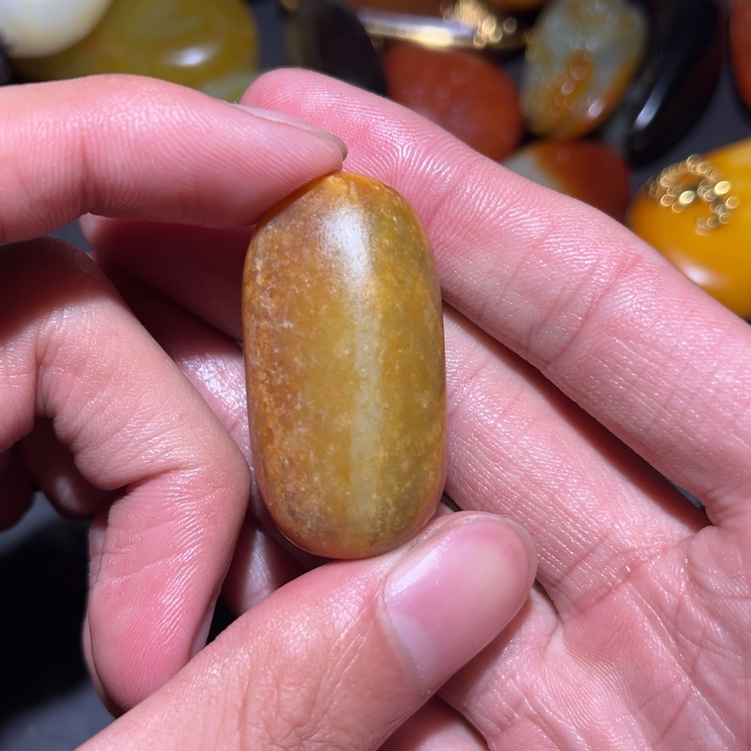 和田玉未镶嵌珠宝奇石