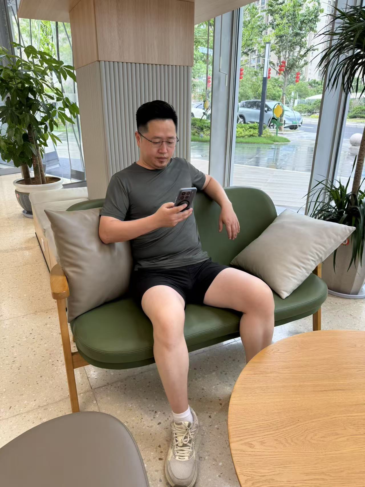 夏季薄款舒适透气T恤圆领男装短袖商务休闲男士速干运动休闲