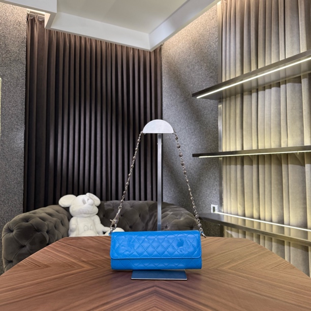 豆豆【羊皮迷你法棍】 做旧五金腋下包