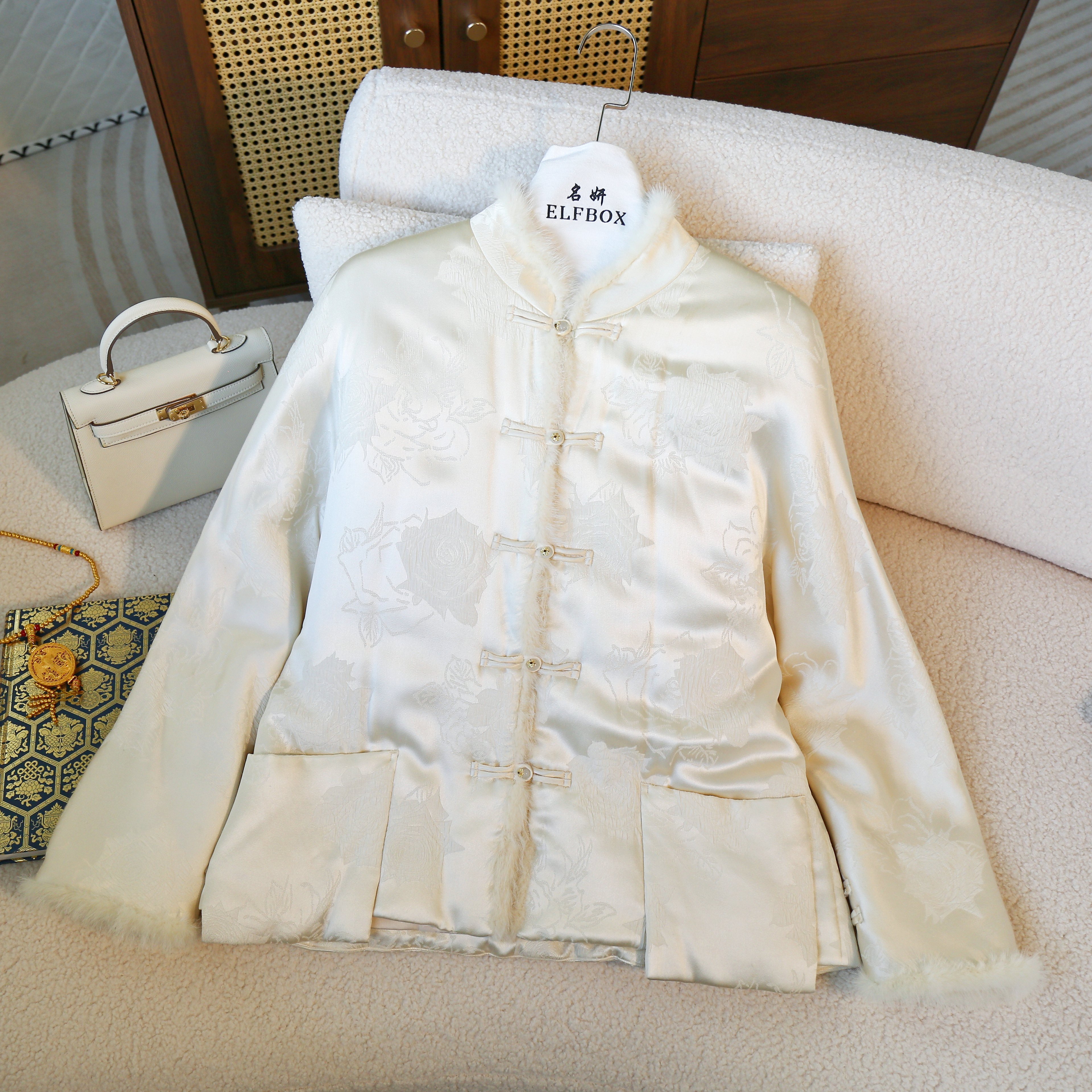 《凝脂》2025新款国风冠乐绉拼水貂绒加厚立领冬季新中式棉服6666