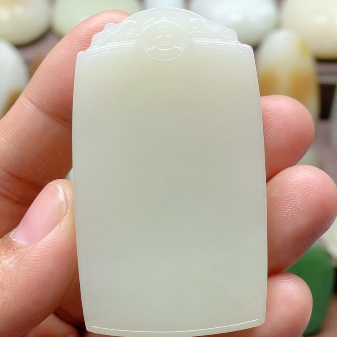 颈饰未镶嵌和田玉柚