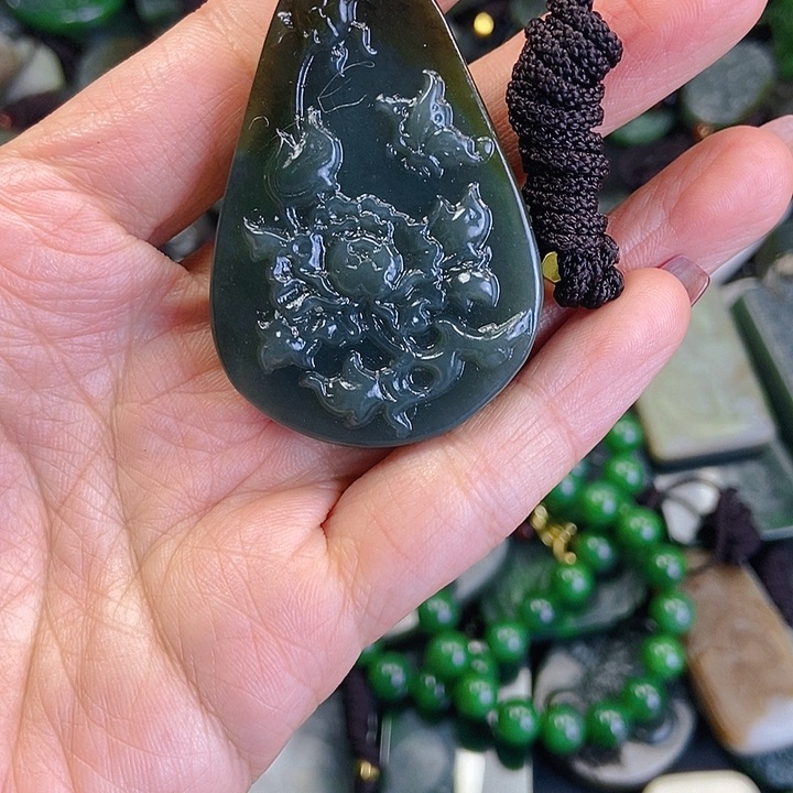 颈饰未镶嵌和田玉