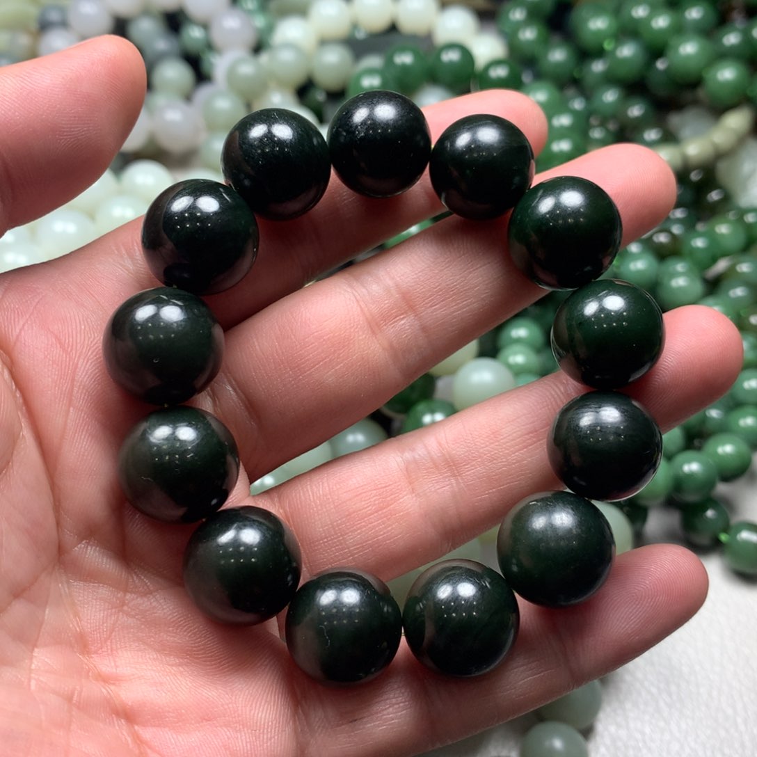 未镶嵌和田玉手链