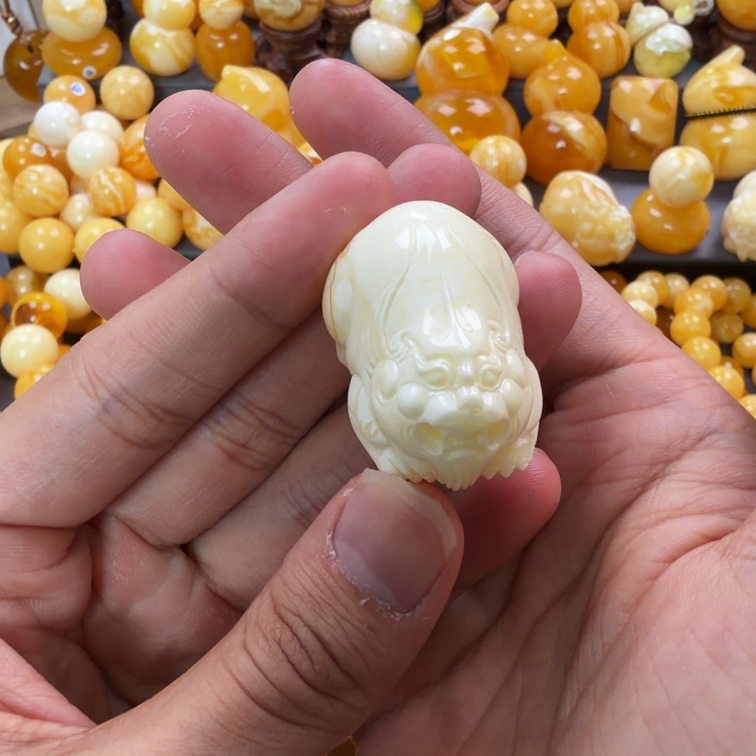 琥珀未镶嵌珠宝奇石