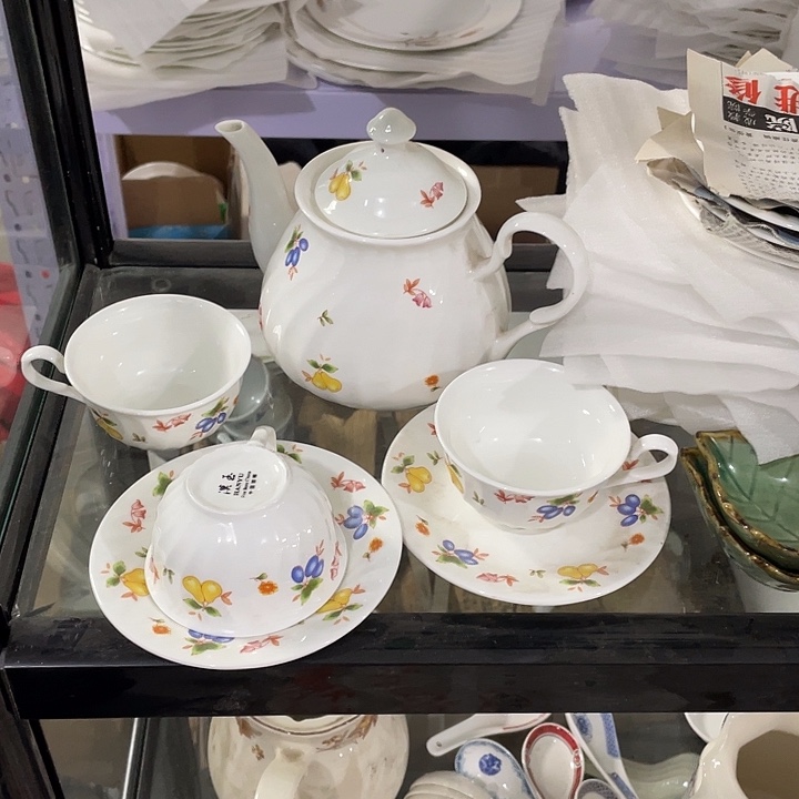 瓷片汉玉浆果一壶六杯六碟