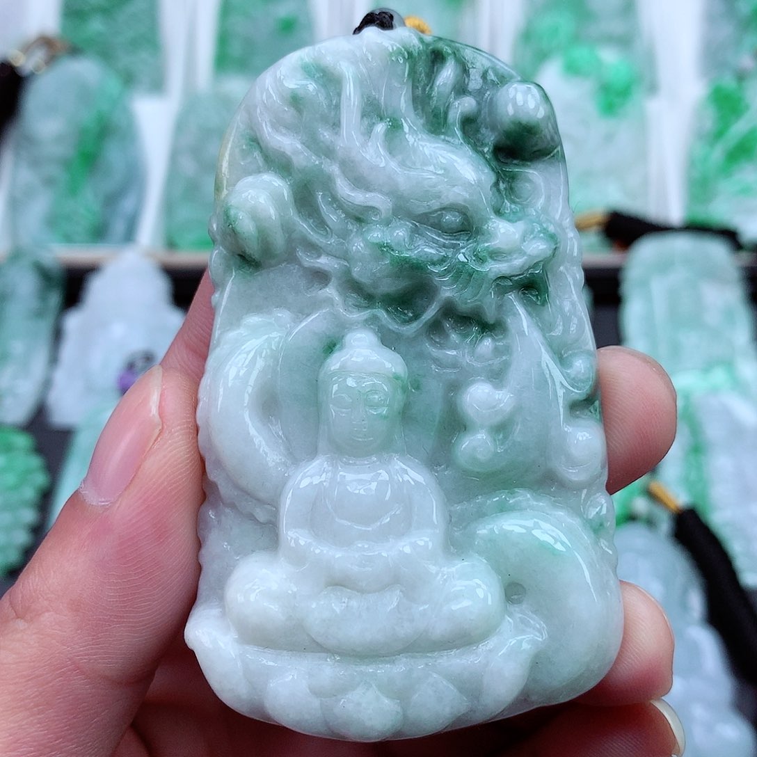 翡翠颈饰未镶嵌翡翠吊坠