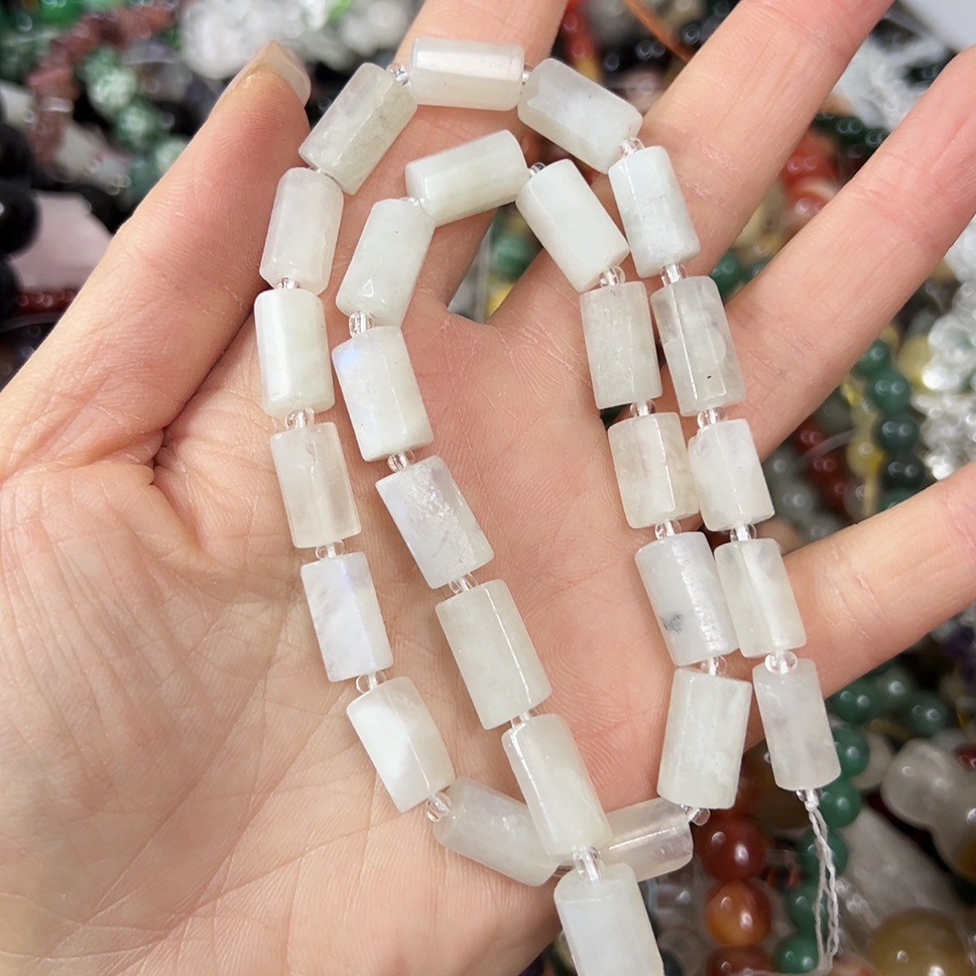 玛瑙/玉髓未镶嵌珠宝半成品，蓝月光桶珠切面一条