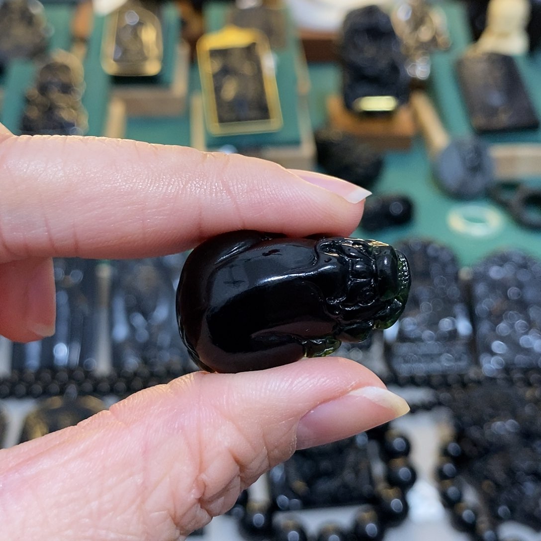 蛇纹石玉颈饰未镶嵌久*