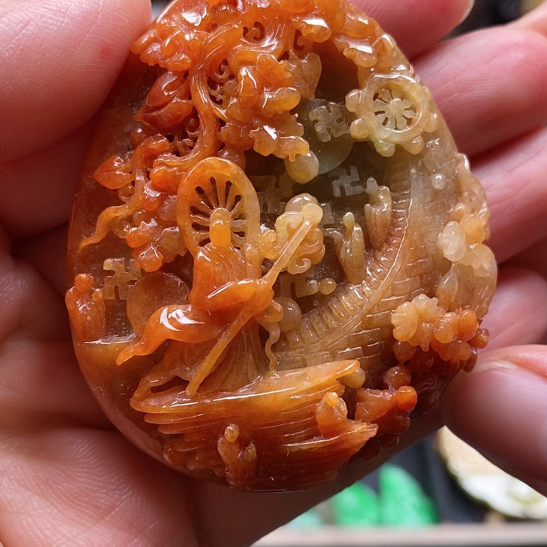 翡翠颈饰未镶嵌翡翠