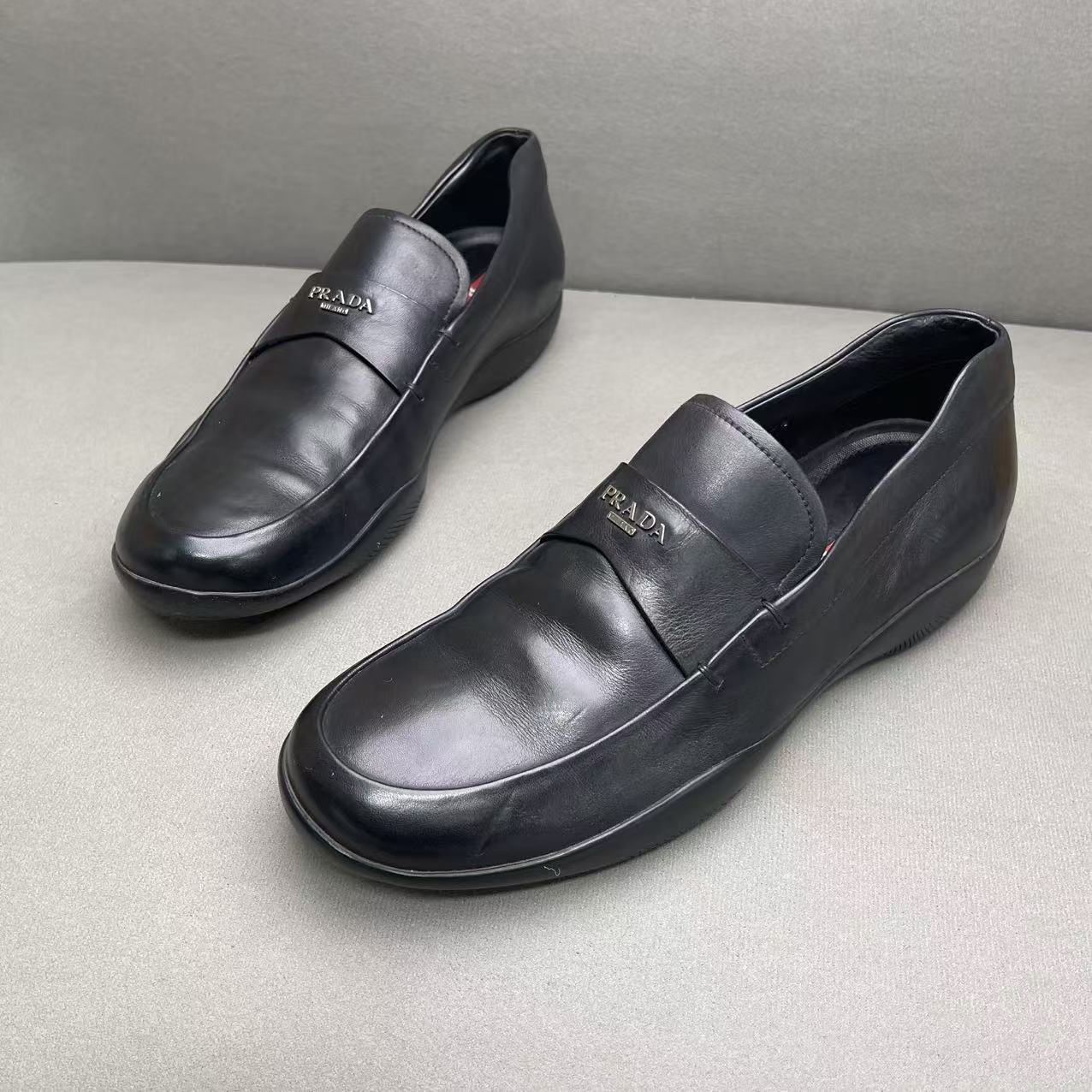 95新 Prada/普拉达 黑色皮面银标logo时尚百搭乐福皮鞋 40.5码