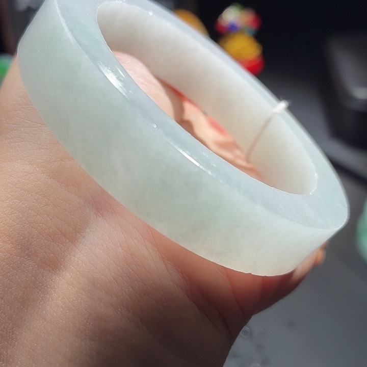 定制翡翠未镶嵌翡翠手镯