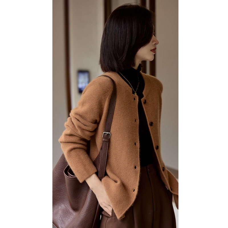 秋冬新款加厚羊绒衫女100%山羊绒圆领开衫系扣气质款简约外套