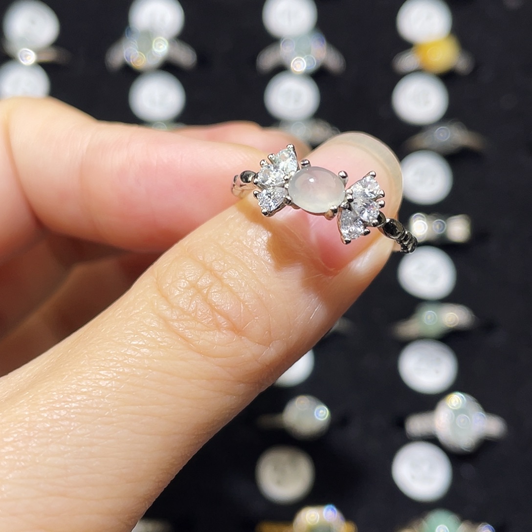 翡翠未镶嵌戒指戒指