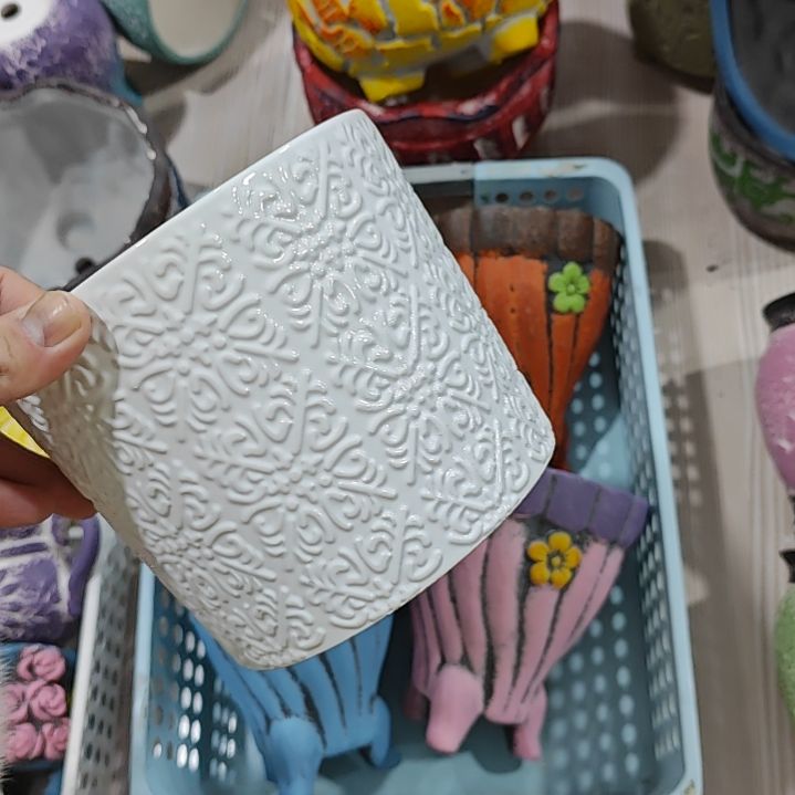 红陶吸水透气的白陶花盆