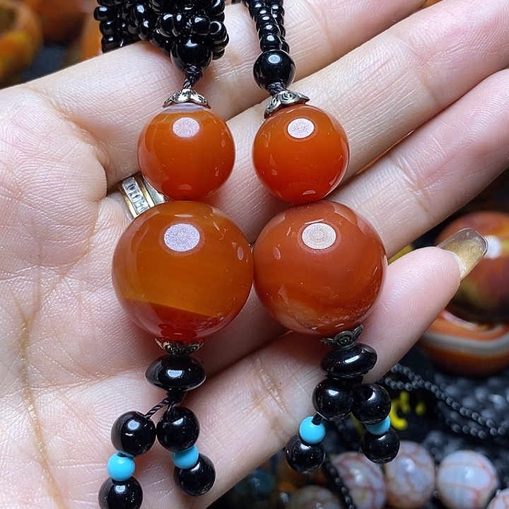 顺***水玛瑙/玉髓未镶嵌颈饰