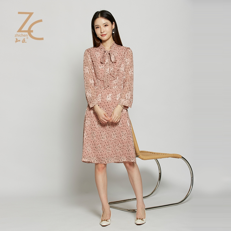 知臣领口系飘带连衣裙22223385