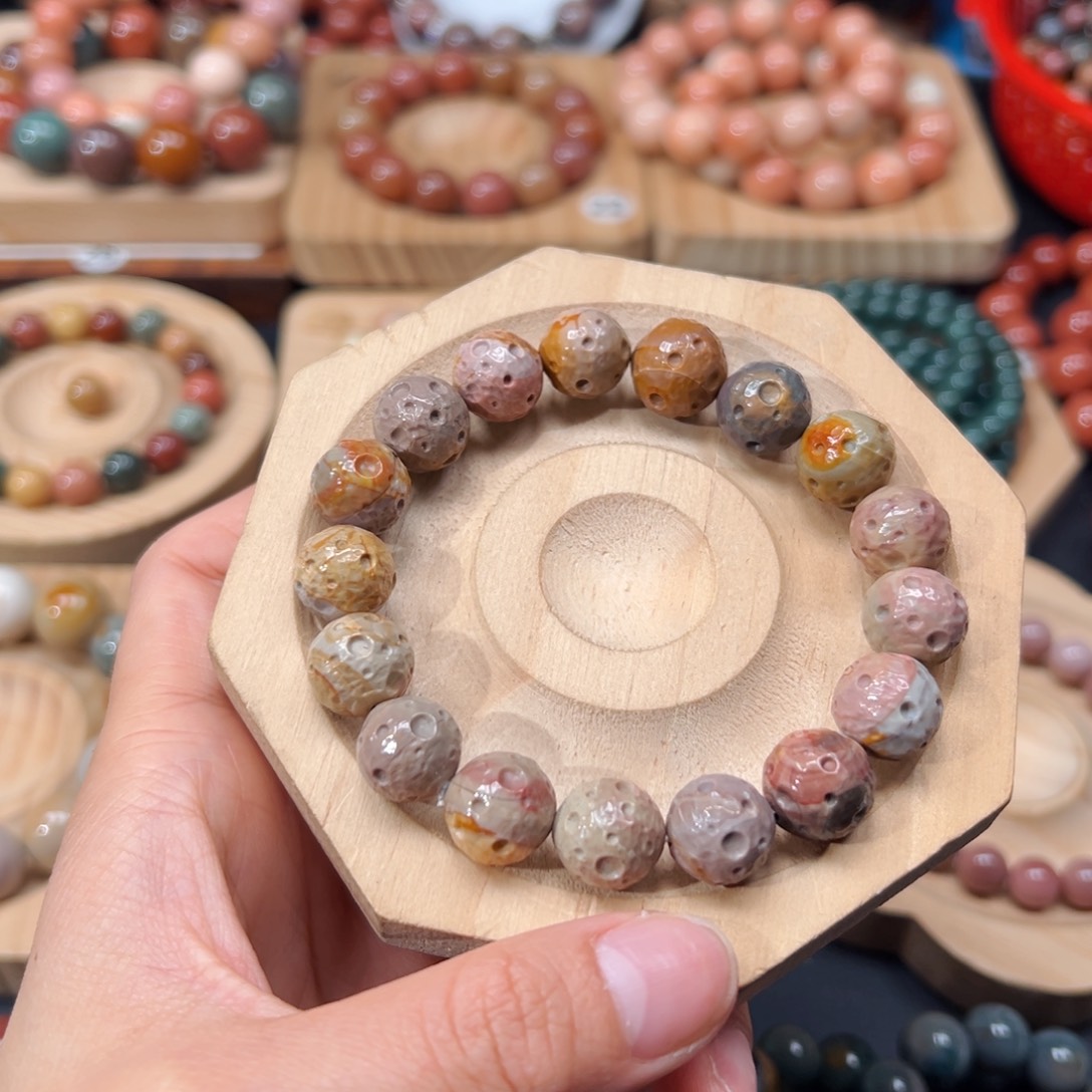 落***伤石英质玉未镶嵌手链10