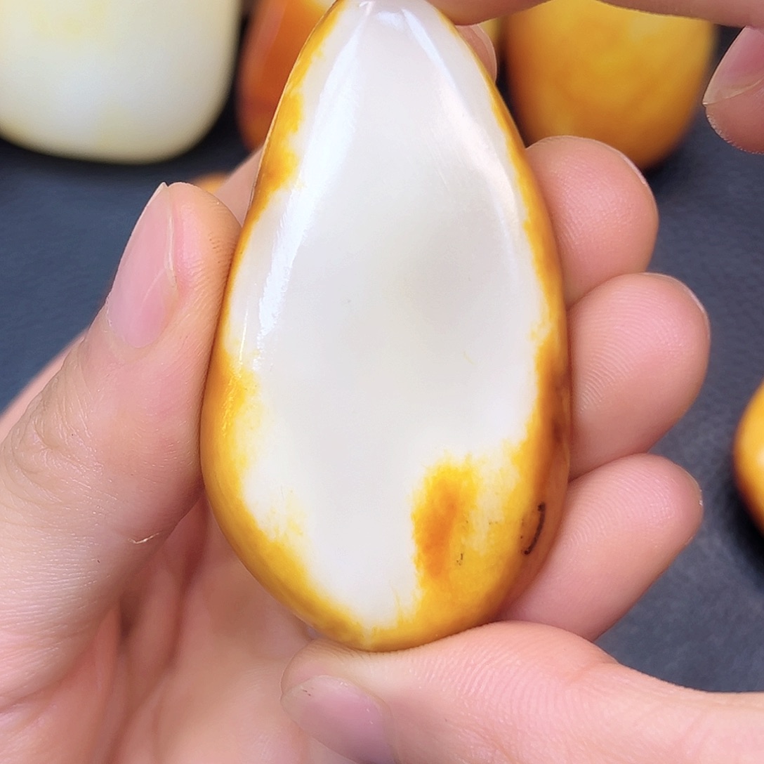 和田玉未镶嵌珠宝奇石佑*