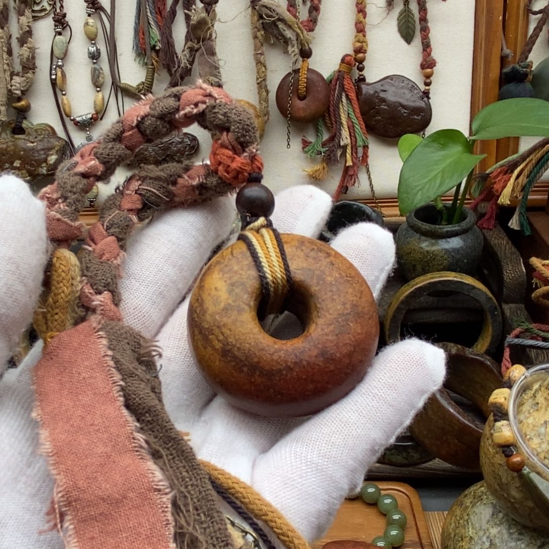 岫岩河磨玉（透闪石质玉）未镶嵌挂件一**求