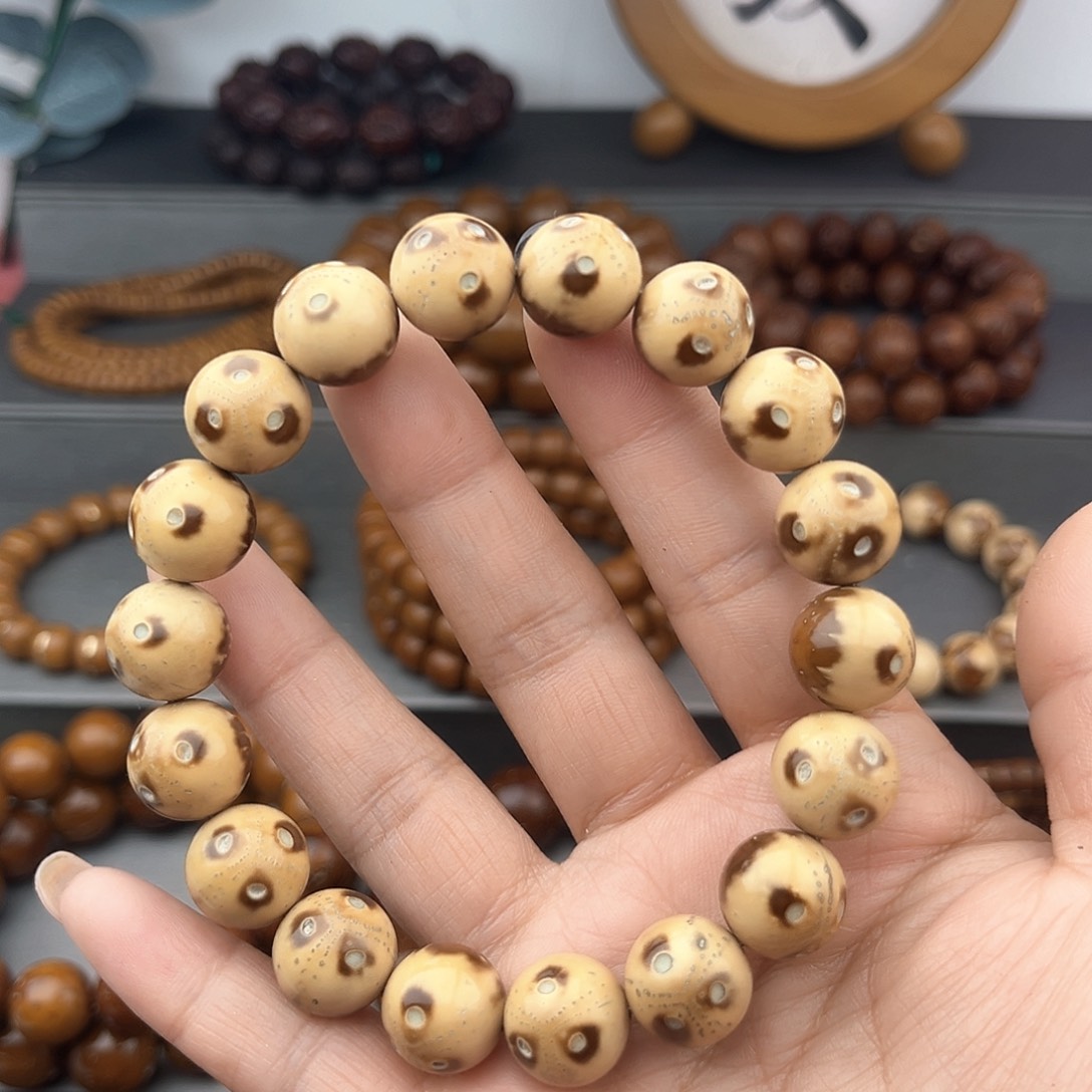 紫金鼠手串是*半实心花皮熊猫12