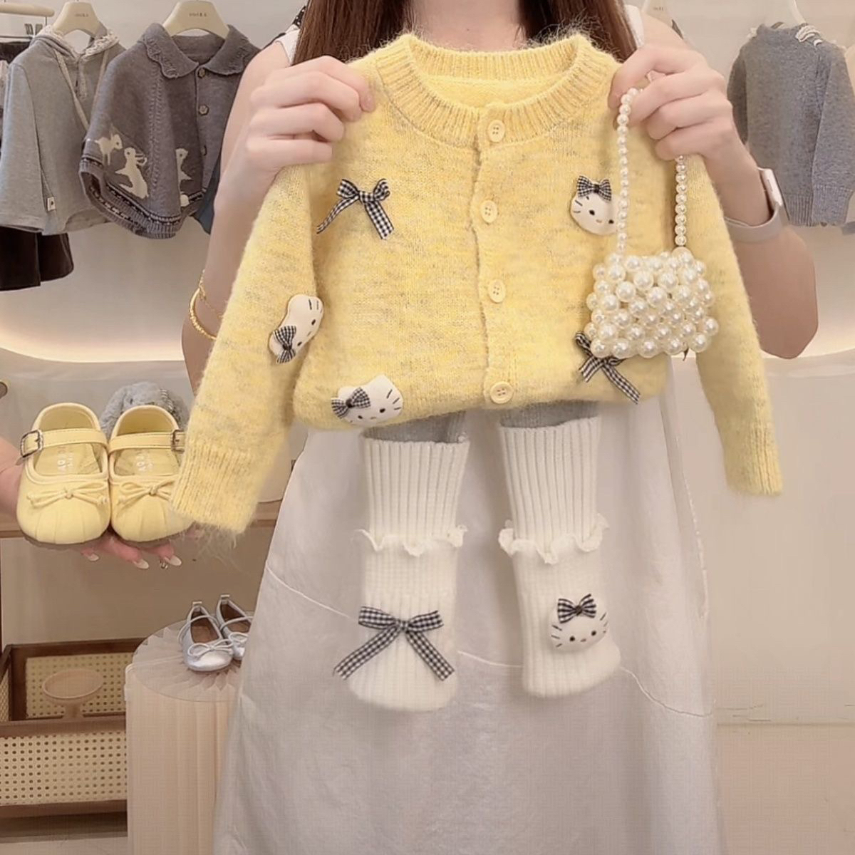 女宝宝韩版2025秋季新款甜美可爱卡通猫针织开衫灰色针织裤三件套