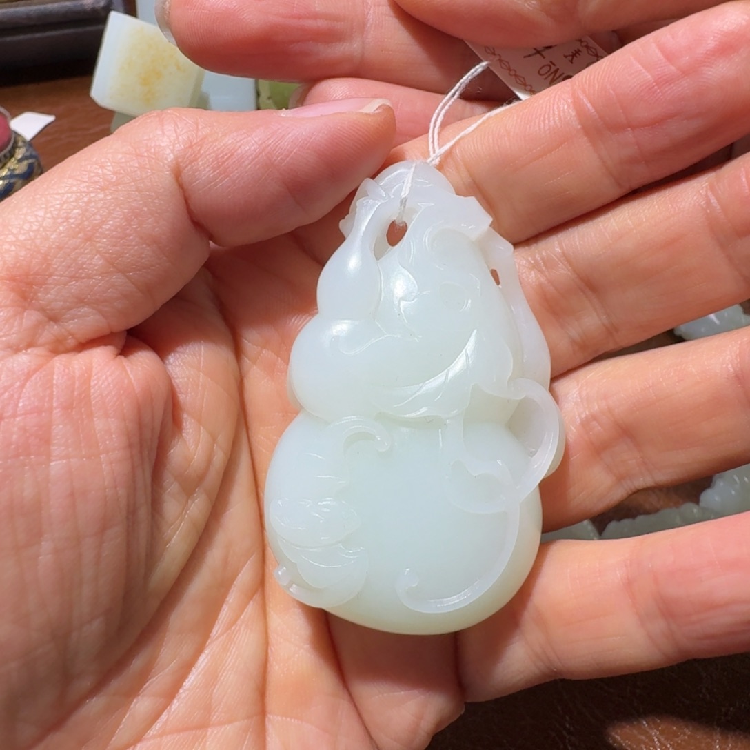 豚***玩和田玉未镶嵌把件