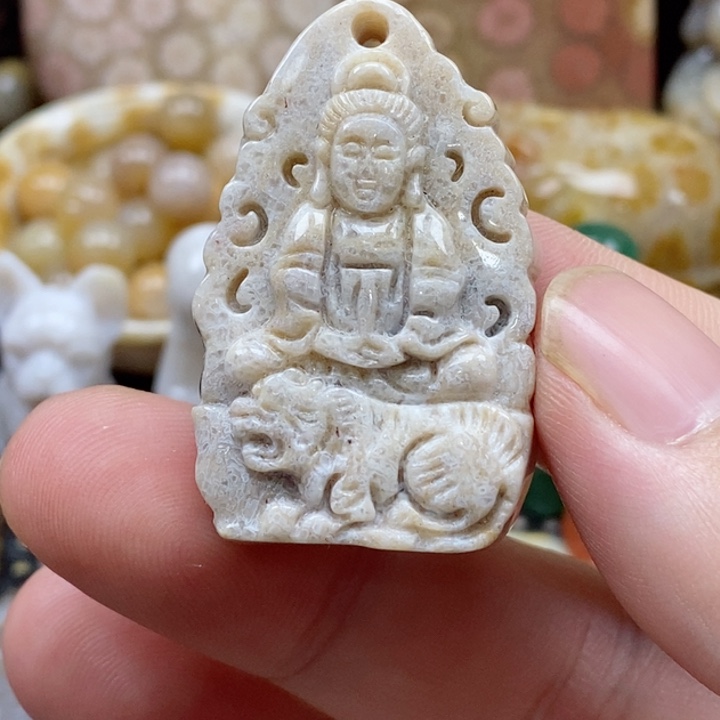 硅化珊瑚（珊瑚玉）颈饰未镶嵌小吊坠