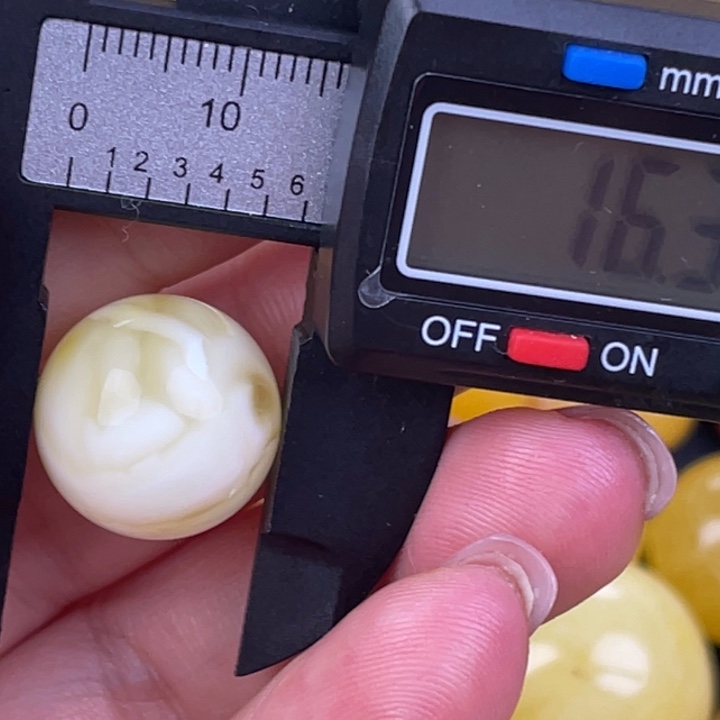 蜜蜡未镶嵌裸石155