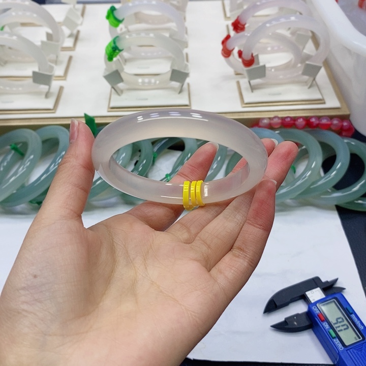 玛瑙/玉髓手镯未镶嵌57.58圈口