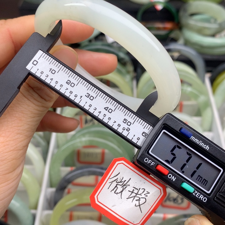 蛇纹石玉未镶嵌手镯1062