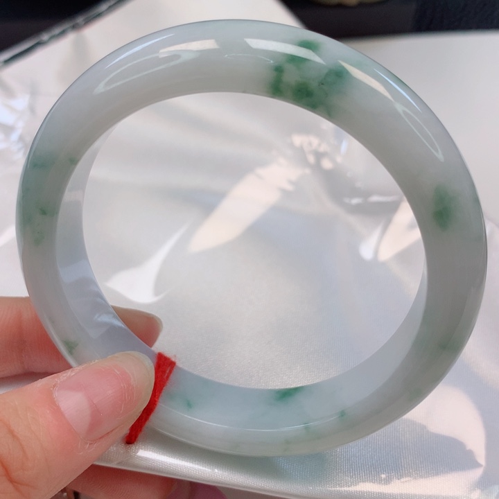 翡翠手镯未镶嵌57圈