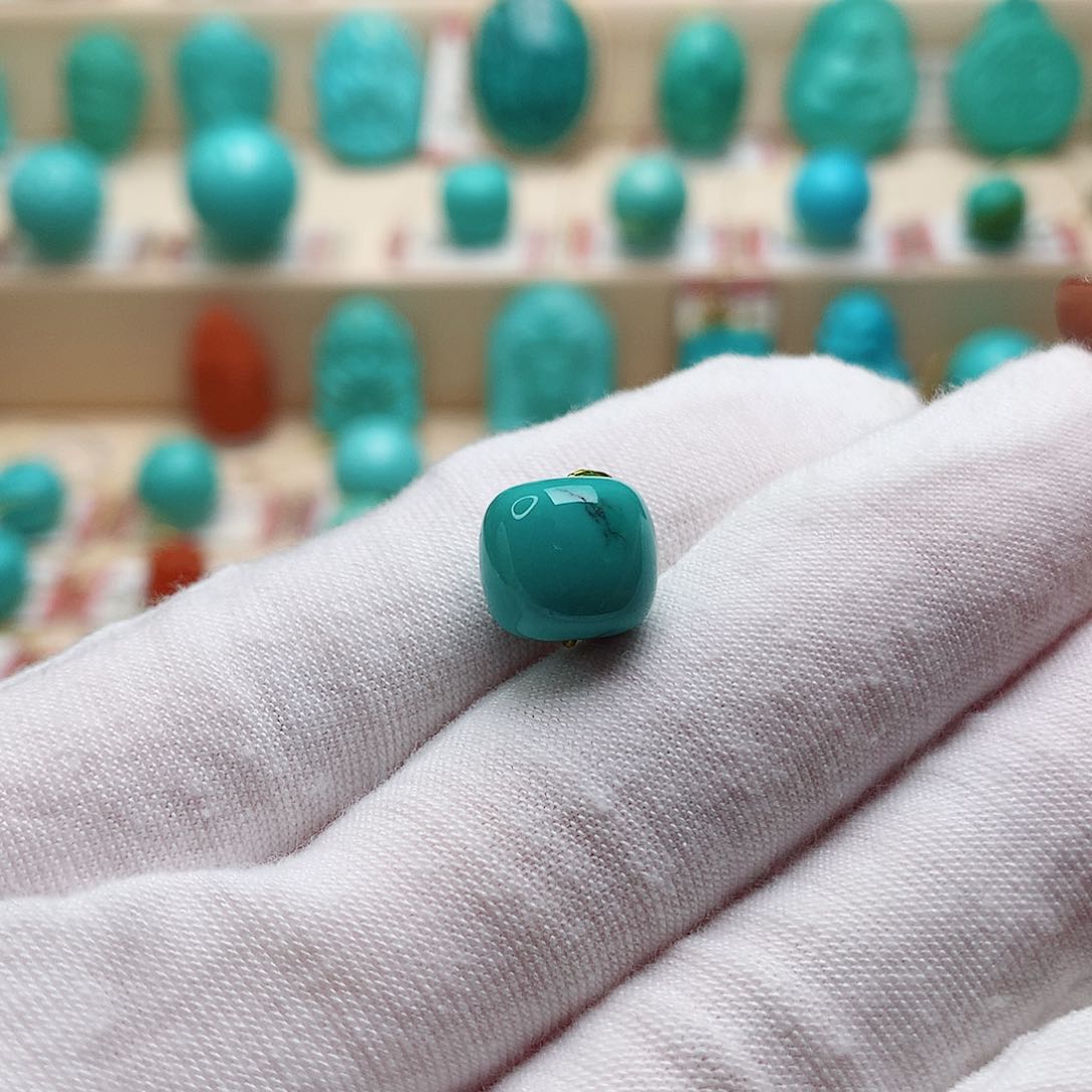 绿松石配饰未镶嵌赫*