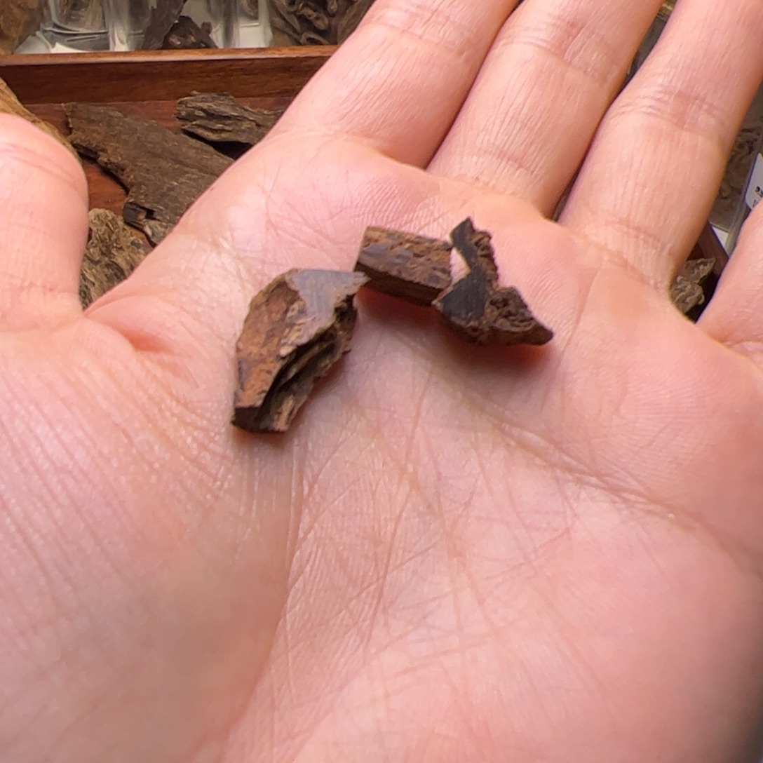 香料：达拉干碎料1.1克