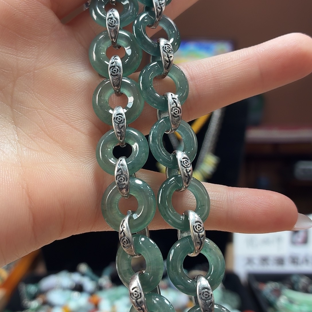 翡翠未镶嵌耳饰手串