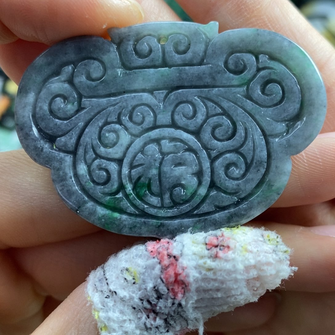 翡翠颈饰未镶嵌吊坠