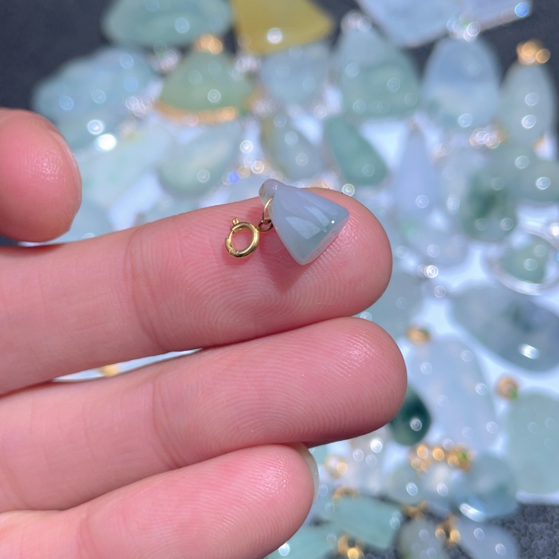 翡翠颈饰18K金镶嵌翡翠