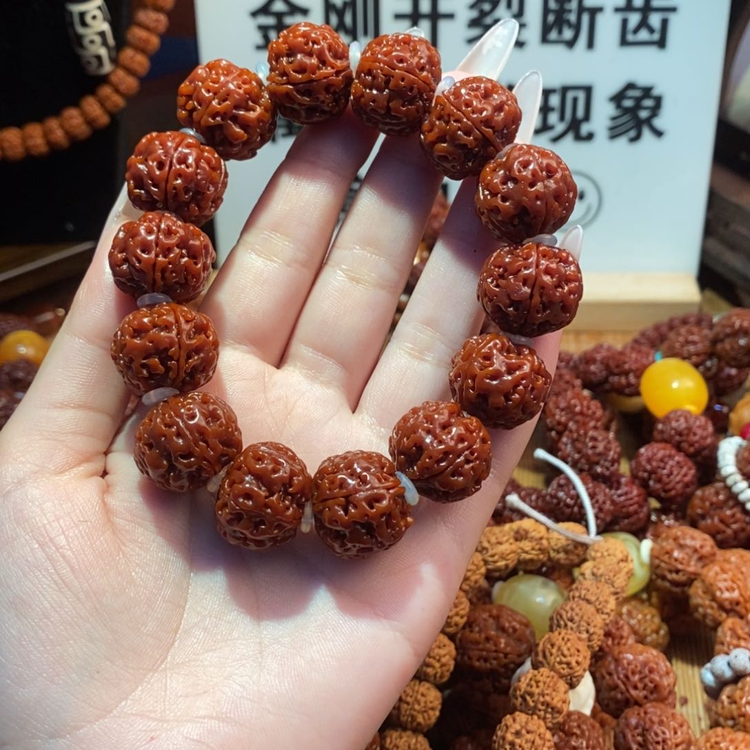 金刚菩提手串胖**视18195素肉