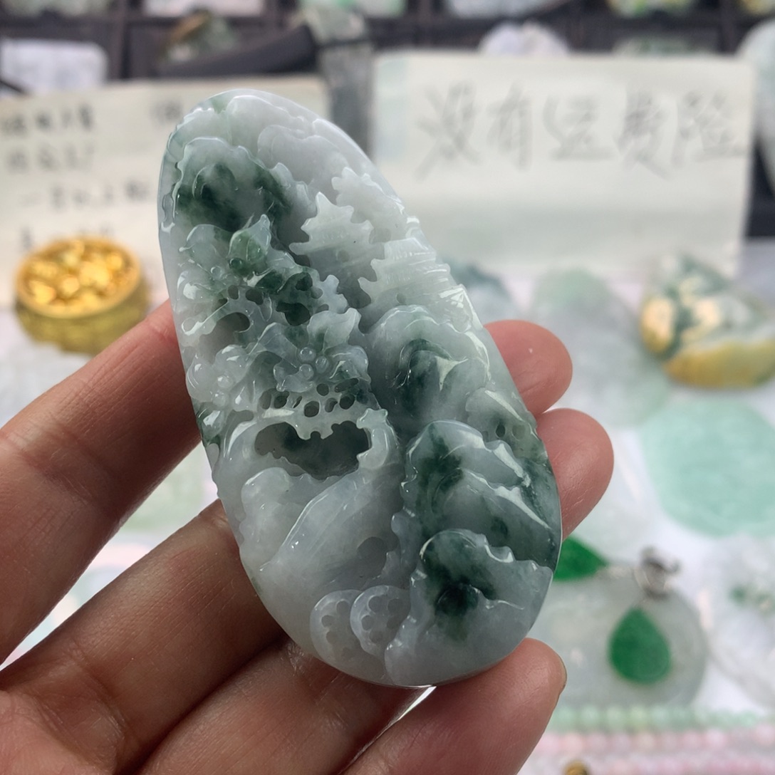 翡翠颈饰未镶嵌＿