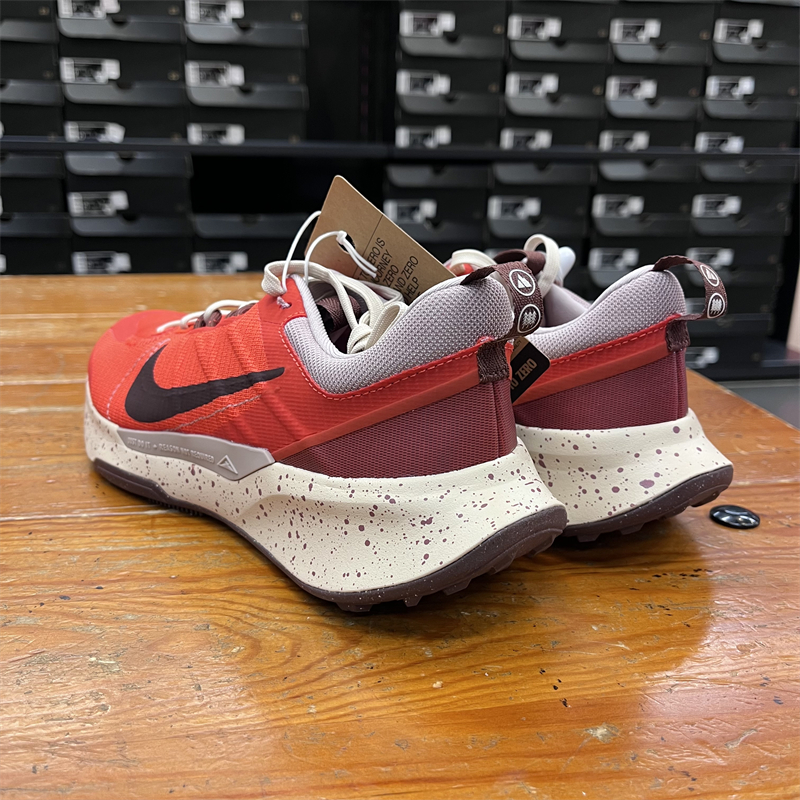 Nike耐克Juniper Trail 2男子舒适运动跑步鞋跑鞋红色