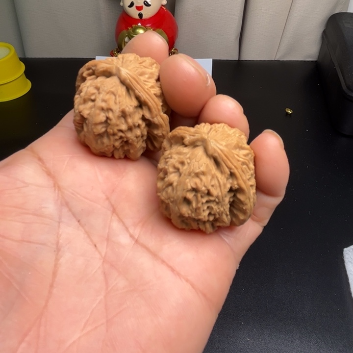 淡***然桃核吊坠白狮子35