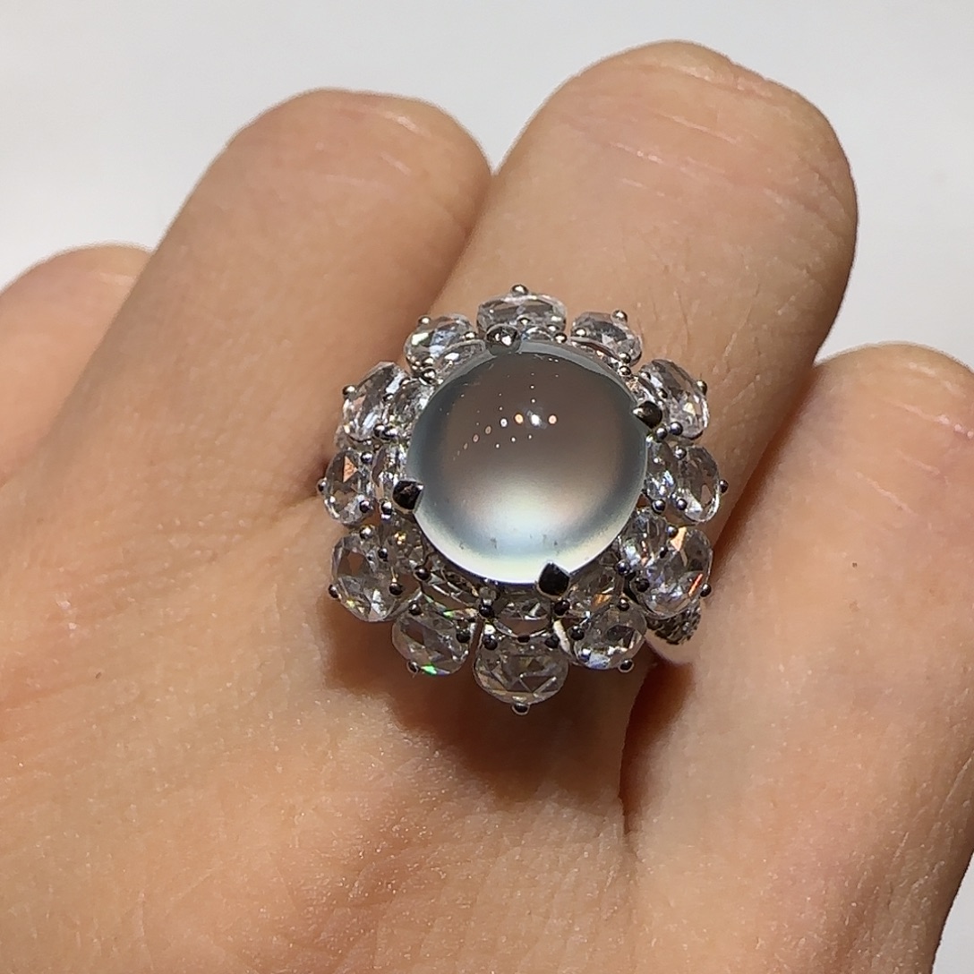 翡翠18K金镶嵌戒指蛋面