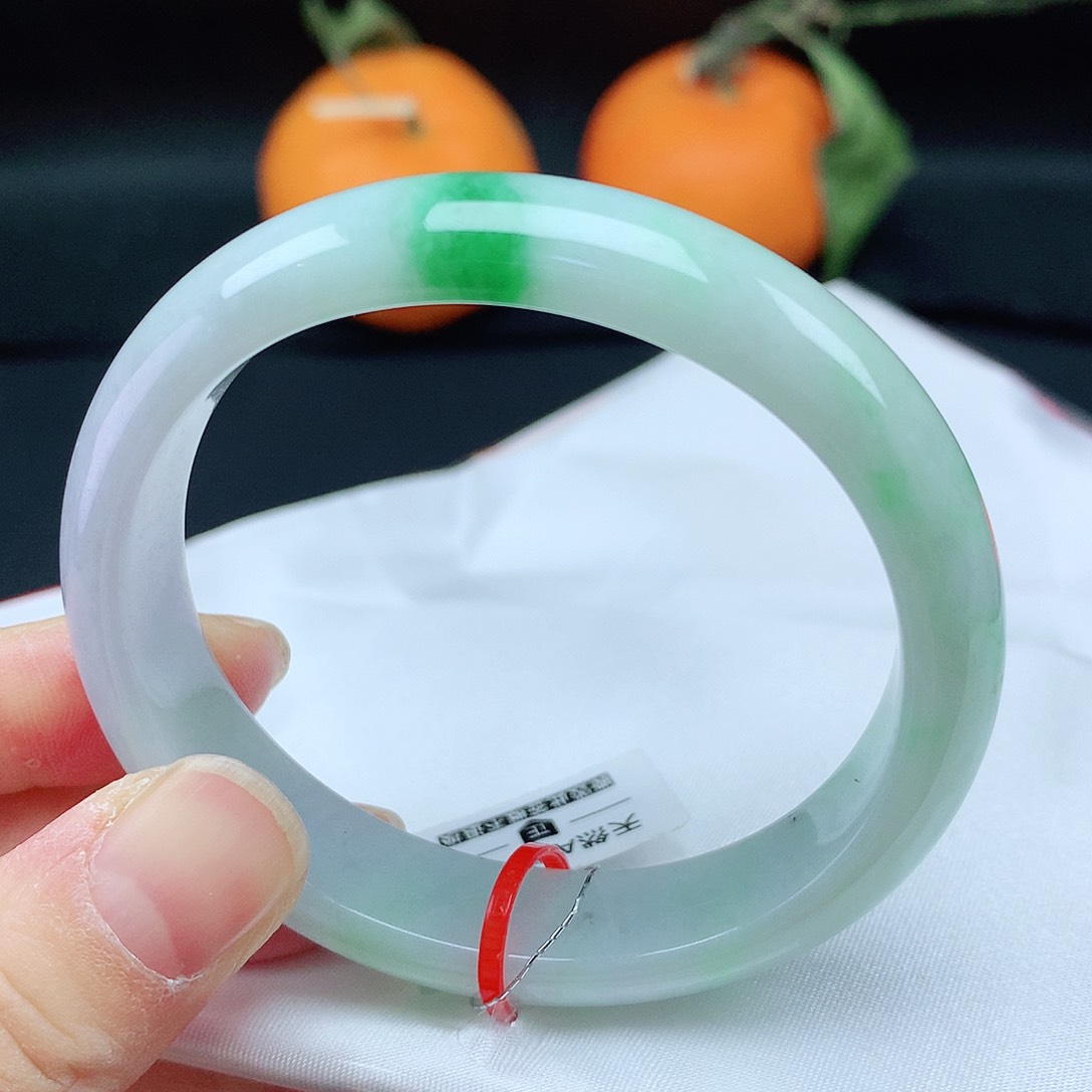 翡翠手镯未镶嵌54贵