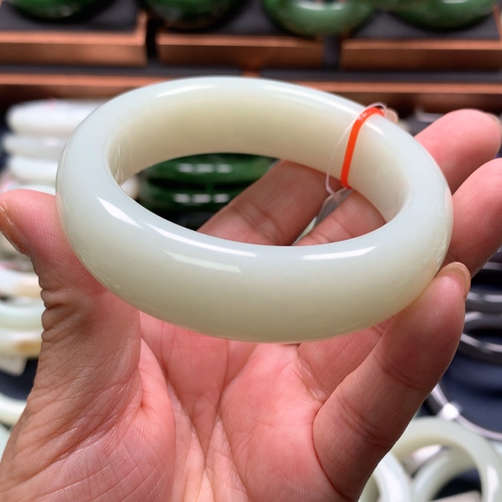 【闪购商品】未镶嵌手镯和田玉