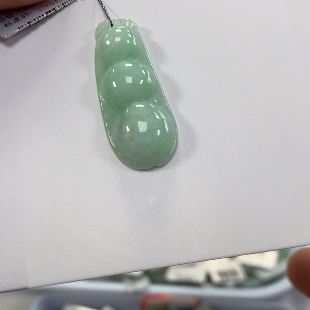 翡翠颈饰未镶嵌豆子